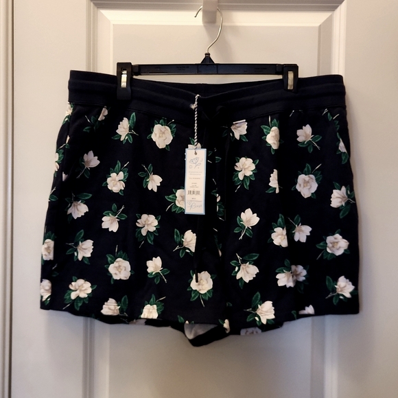 Draper James Other - NWT Draper Jamer Pull On Floral Print Shorts Size XL